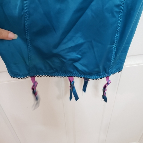 Cosmopolitan size Small - Picture 4 of 4